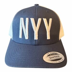 MLB NEW YORK YANKEES “NYY” SNAPBACK TWILL TRUCKER CAP